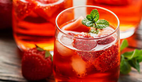 three glasses of iced tea